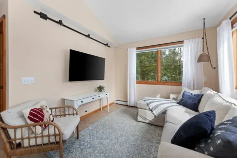 22 Crescent Lane Hebron NH 03241