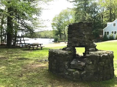 22 Crescent Lane Hebron NH 03241