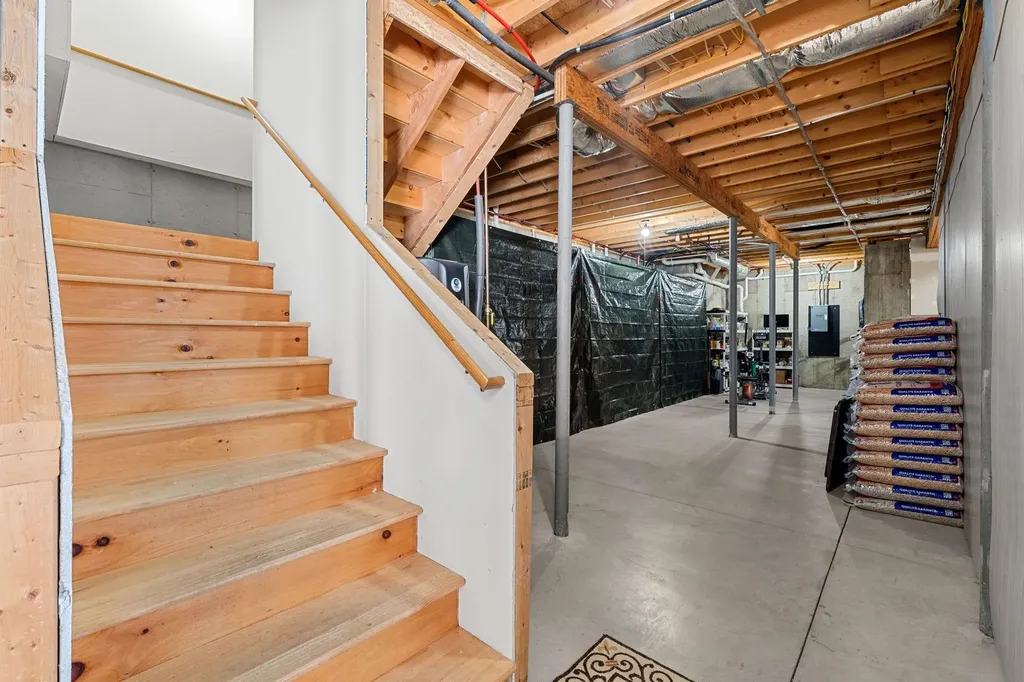 172 South Road Deerfield NH 03037