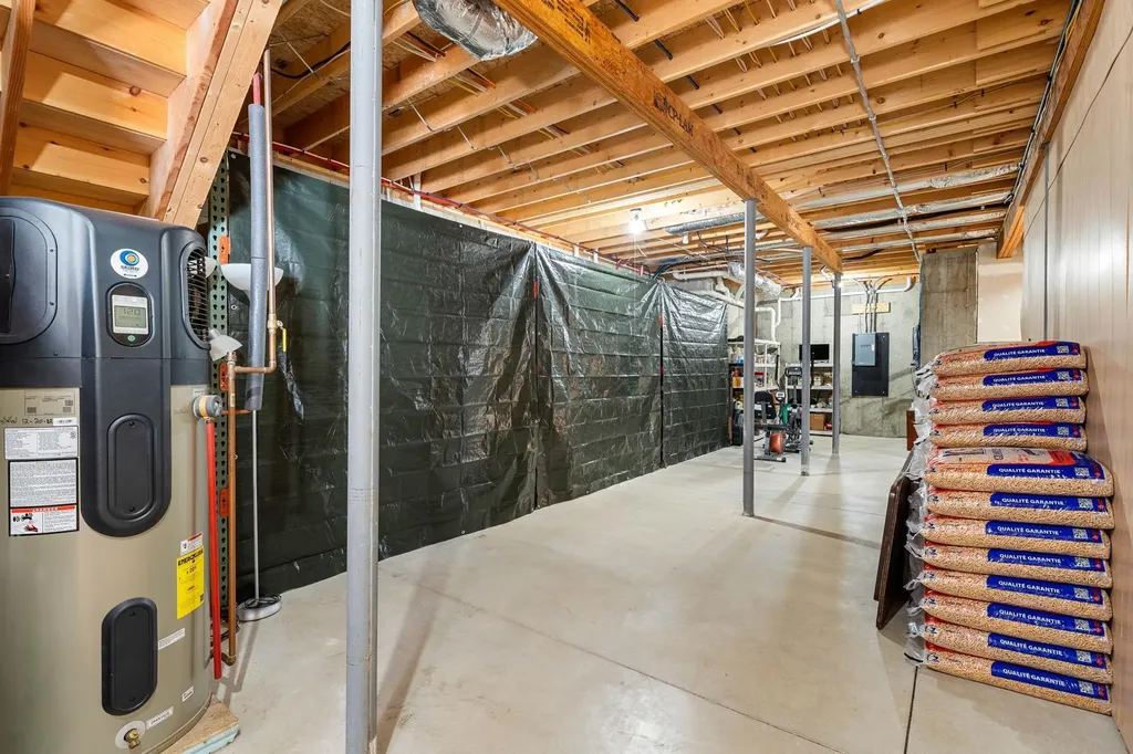 172 South Road Deerfield NH 03037