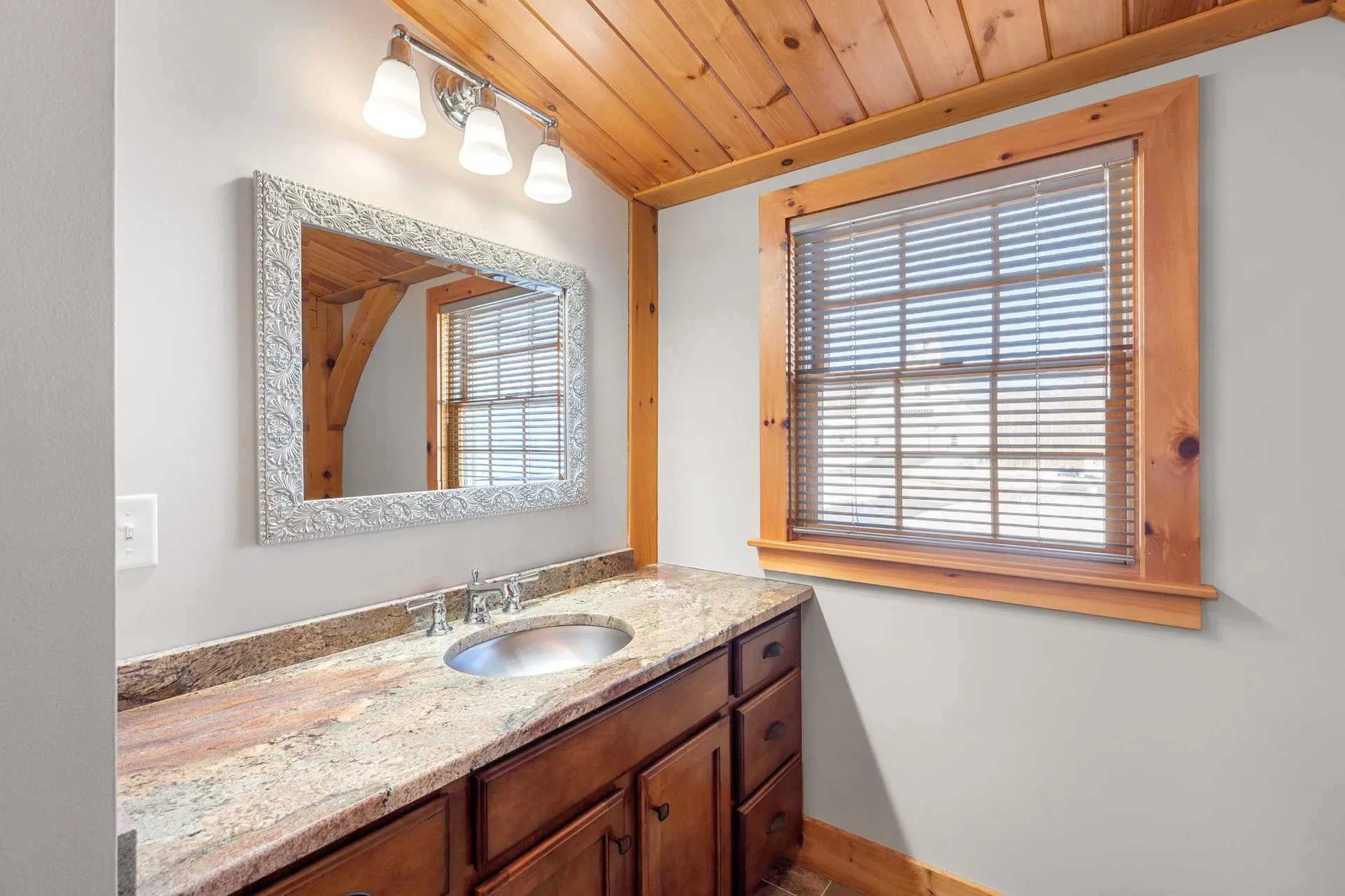 172 South Road Deerfield NH 03037