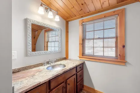 172 South Road Deerfield NH 03037