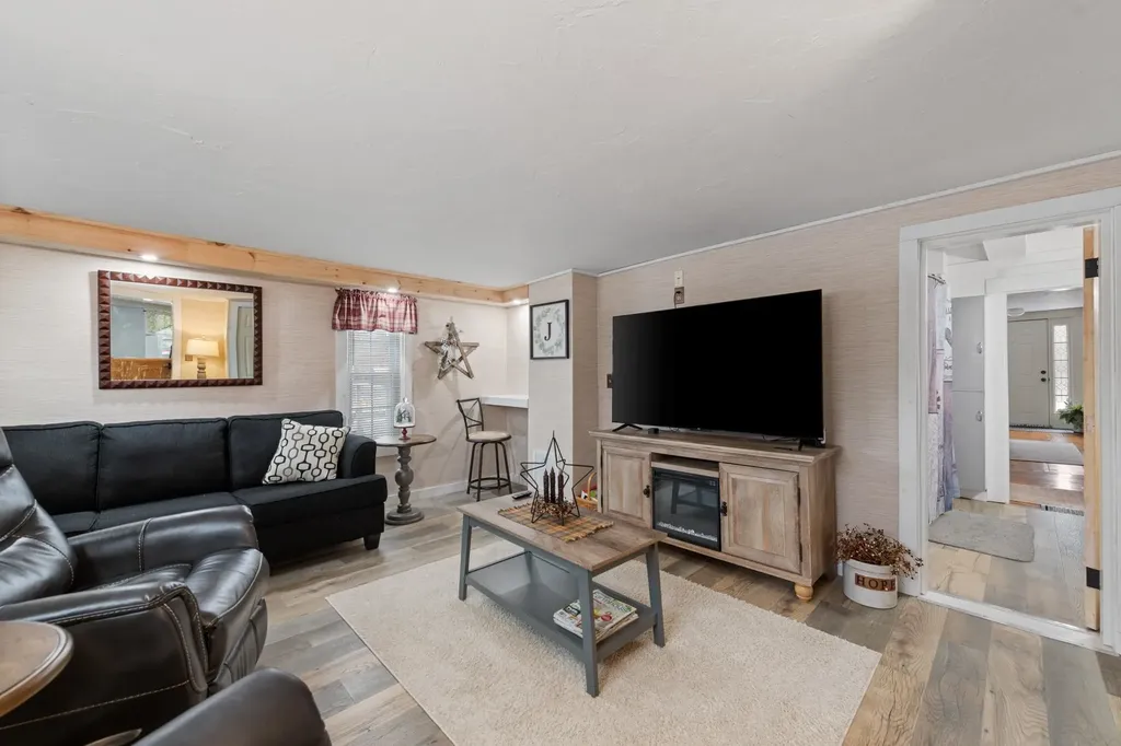 193 New Hebron Road Plymouth NH 03264