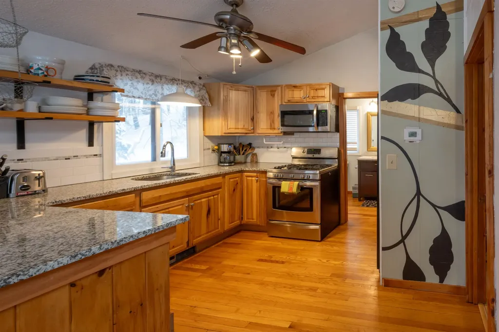 295 Taft Family Road Hartford VT 05059