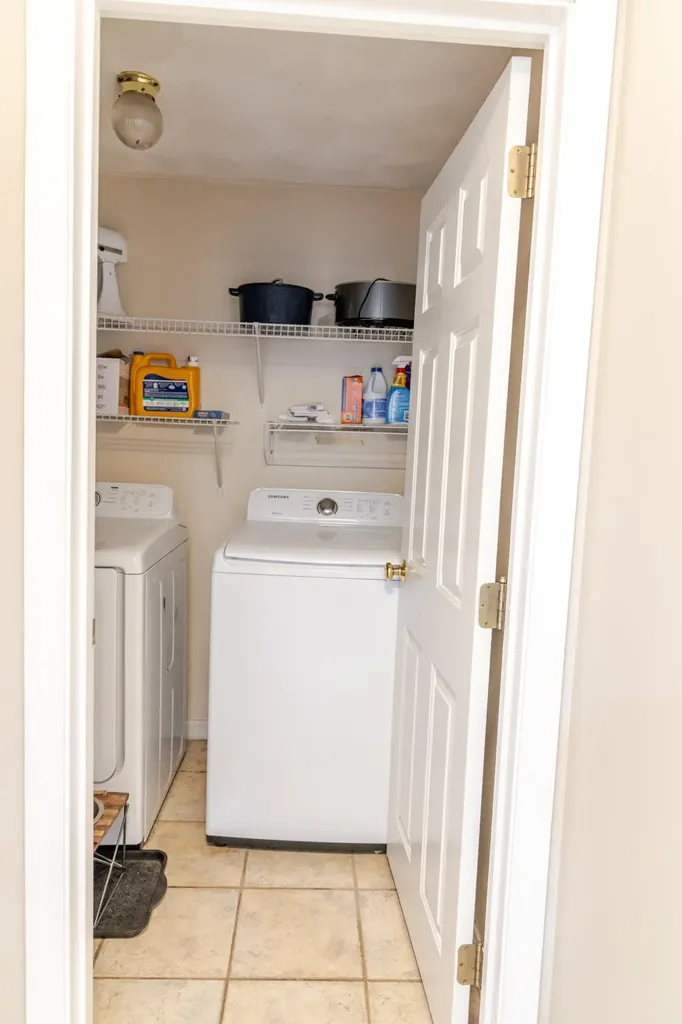 10 Rowe Drive Fremont NH 03044