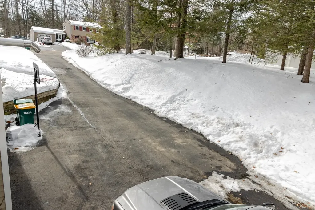 10 Rowe Drive Fremont NH 03044