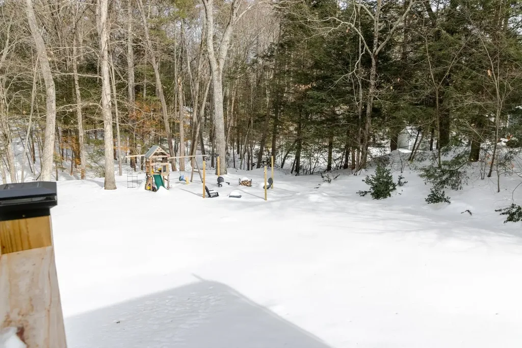 10 Rowe Drive Fremont NH 03044