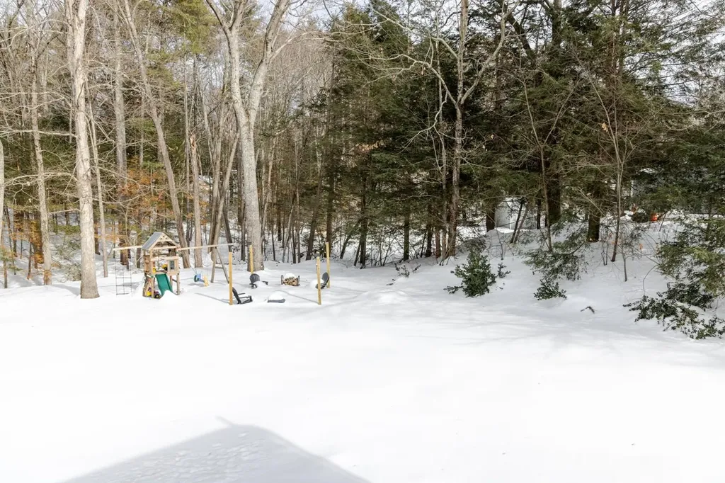 10 Rowe Drive Fremont NH 03044