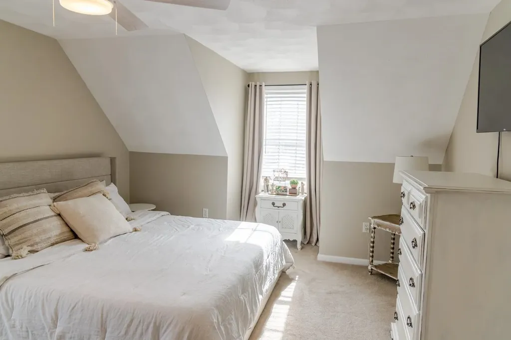 10 Rowe Drive Fremont NH 03044