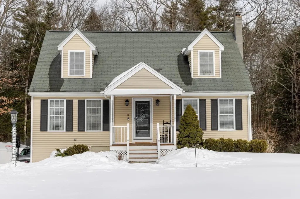 10 Rowe Drive Fremont NH 03044