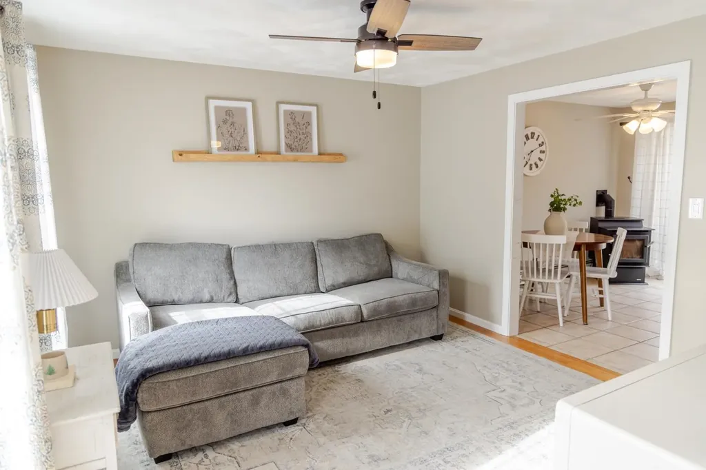 10 Rowe Drive Fremont NH 03044