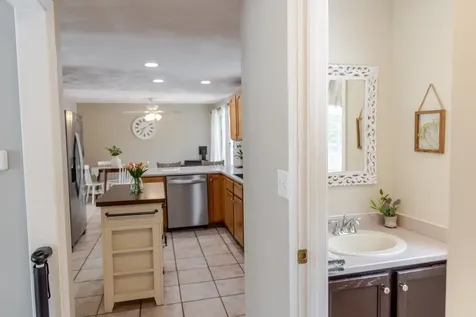 10 Rowe Drive Fremont NH 03044