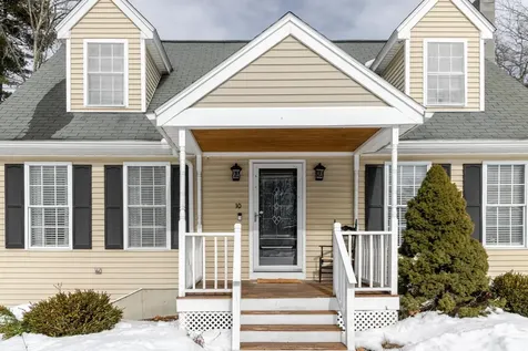 10 Rowe Drive Fremont NH 03044