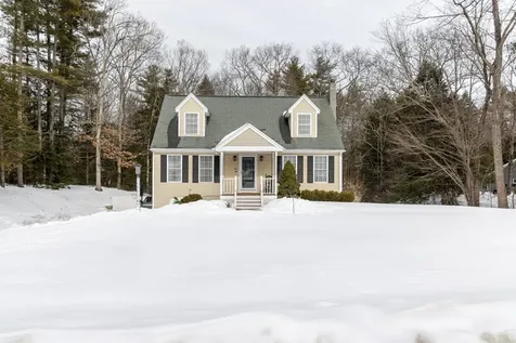 10 Rowe Drive Fremont NH 03044