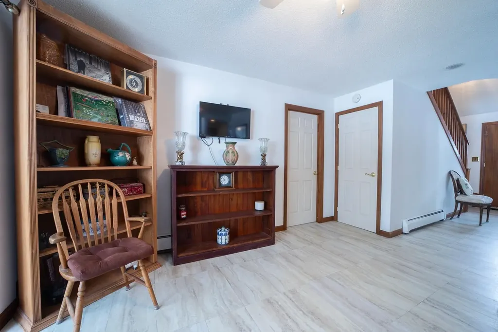 5 Cross Road Hebron NH 03241