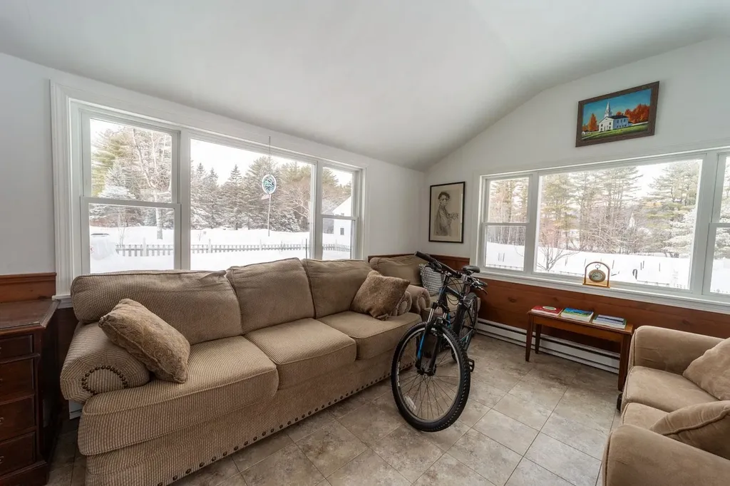 5 Cross Road Hebron NH 03241