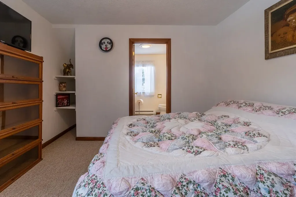 5 Cross Road Hebron NH 03241