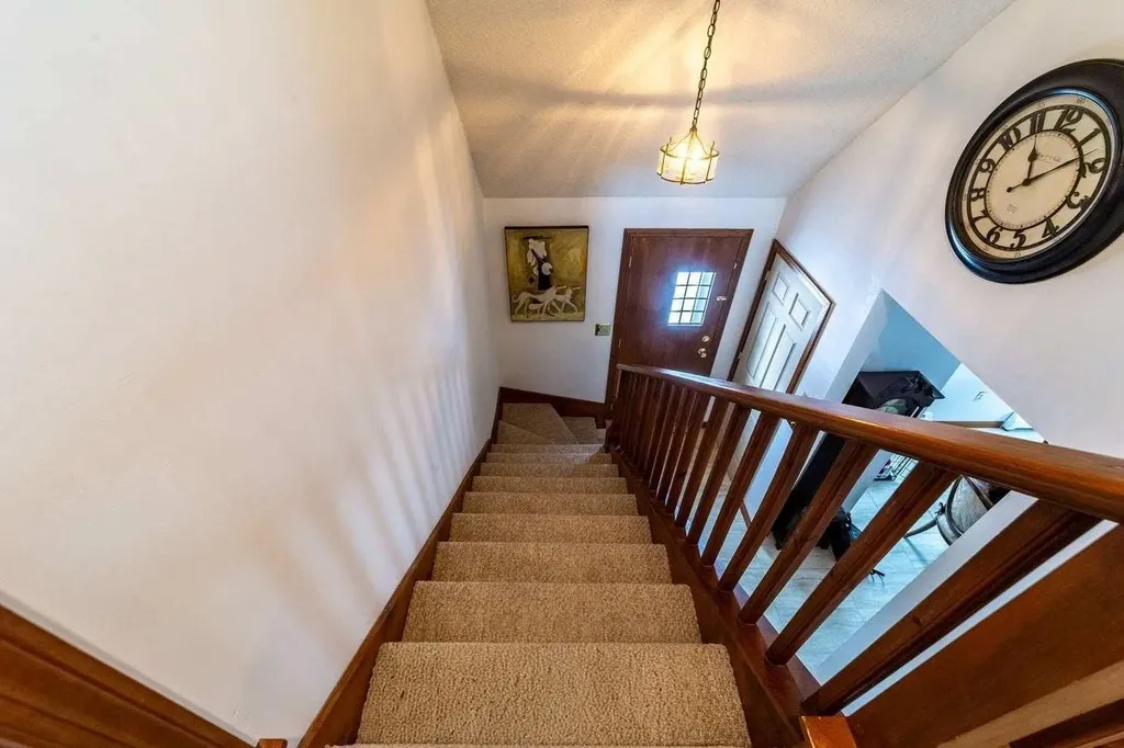 5 Cross Road Hebron NH 03241