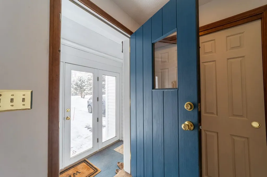 5 Cross Road Hebron NH 03241