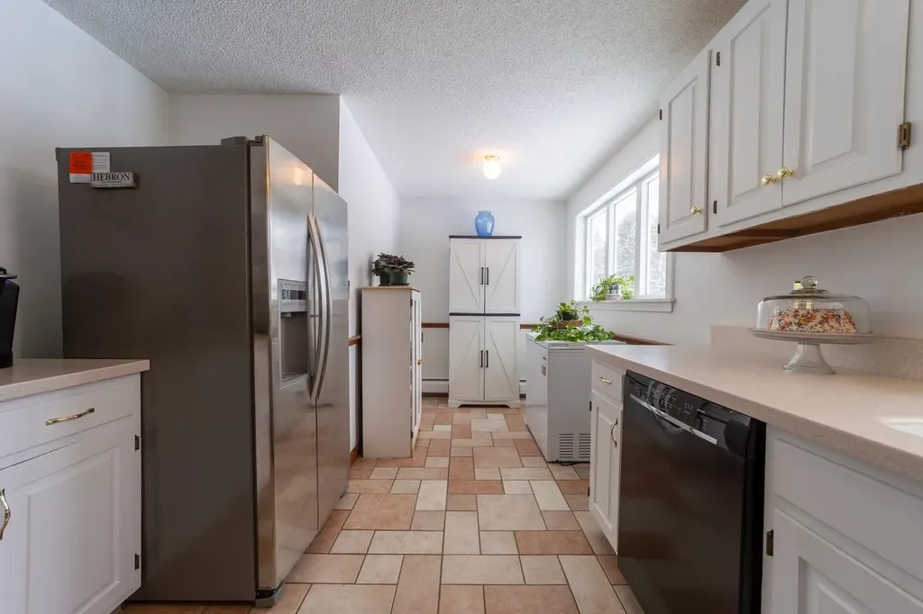 5 Cross Road Hebron NH 03241