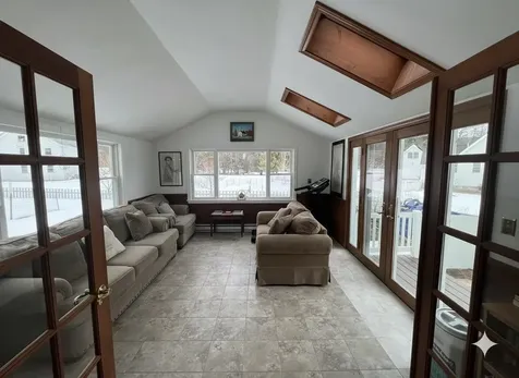 5 Cross Road Hebron NH 03241