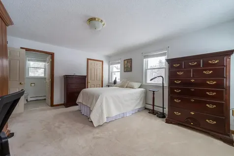 5 Cross Road Hebron NH 03241