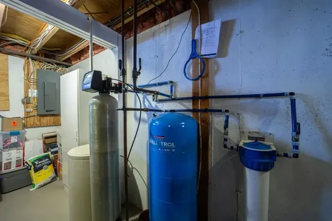 5 Cross Road Hebron NH 03241