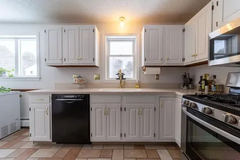 5 Cross Road Hebron NH 03241