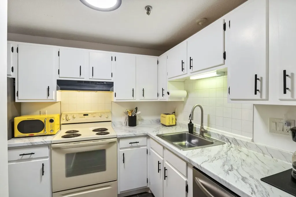 467 High Street Hampton NH 03842