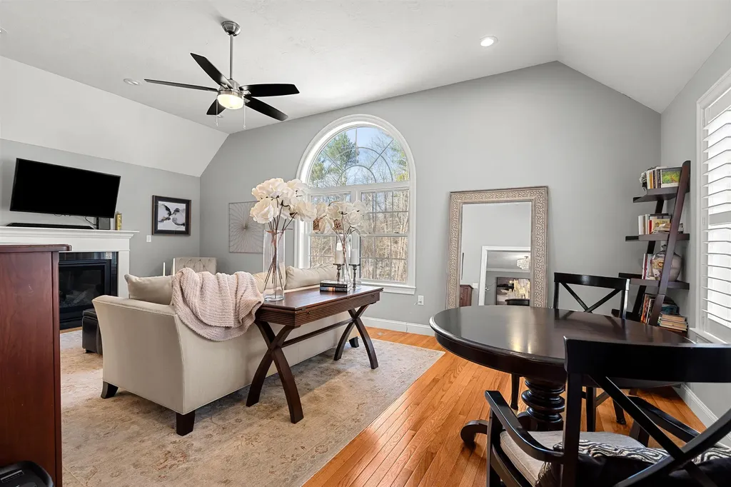 2 Chestnut Hill Drive Sandown NH 03873