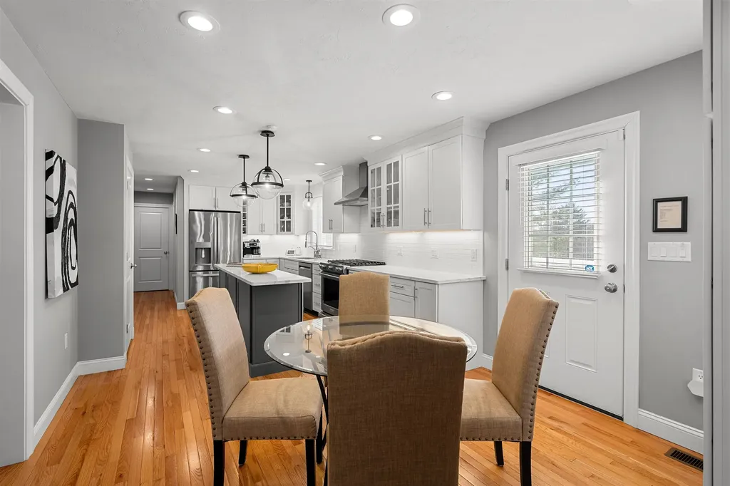 2 Chestnut Hill Drive Sandown NH 03873