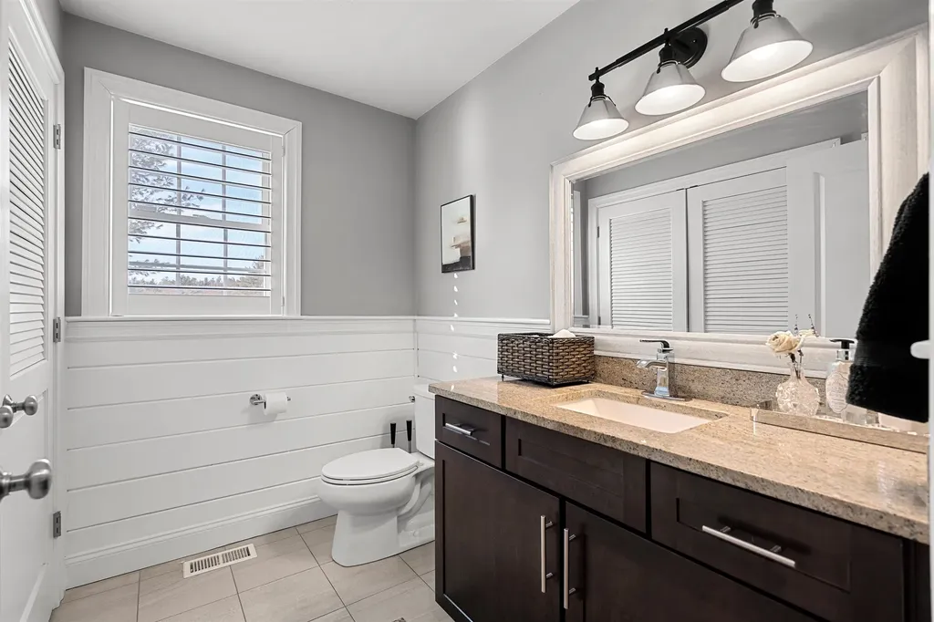 2 Chestnut Hill Drive Sandown NH 03873