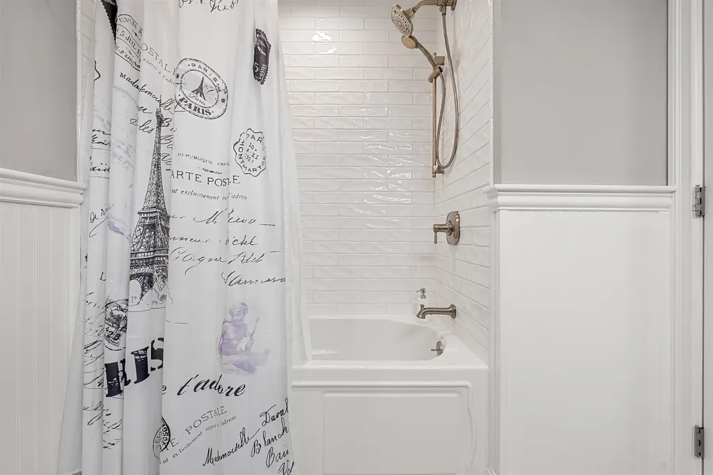 2 Chestnut Hill Drive Sandown NH 03873