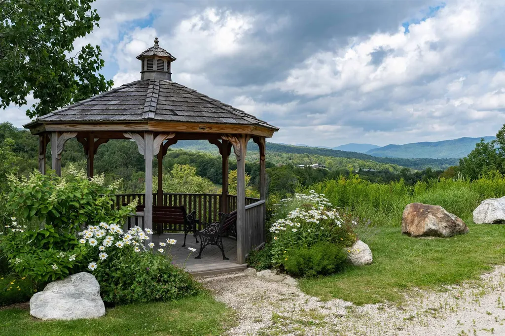 697 East Mountain Road Killington VT 05751