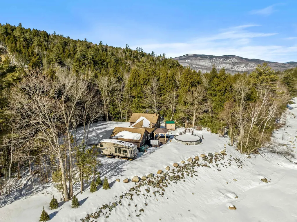 113 Glen Road Gorham NH 03581