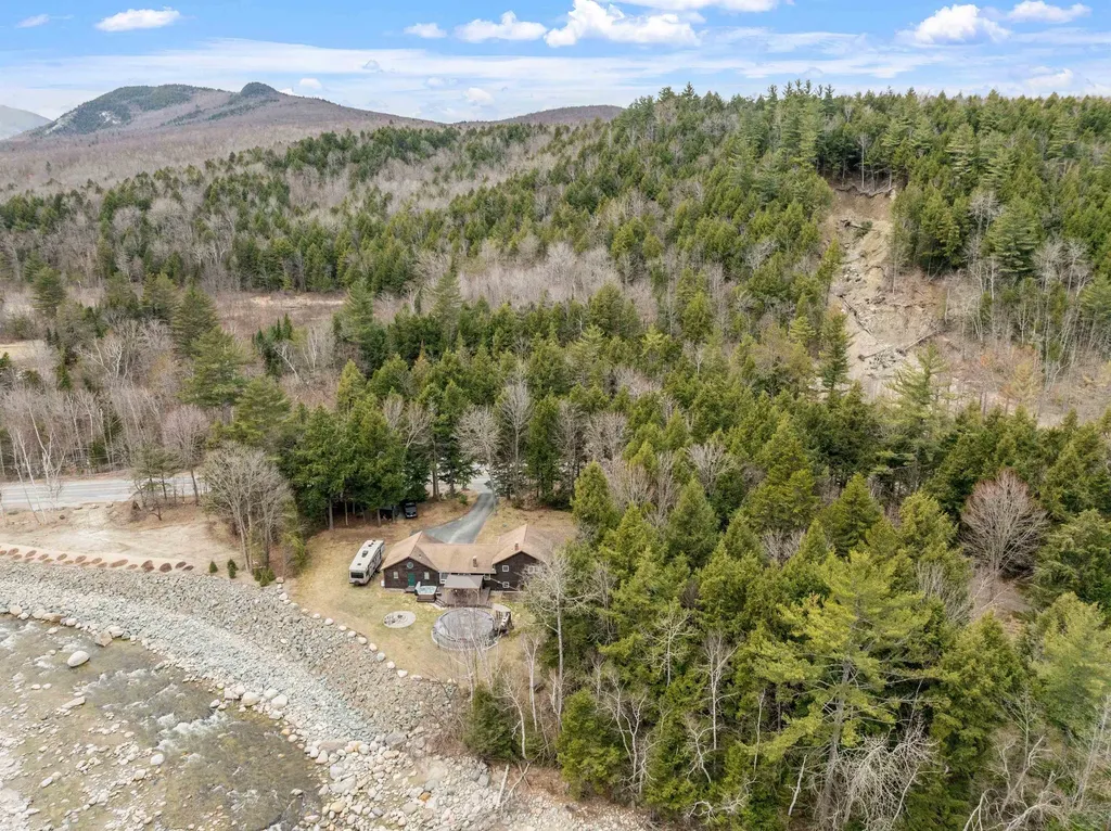 113 Glen Road Gorham NH 03581