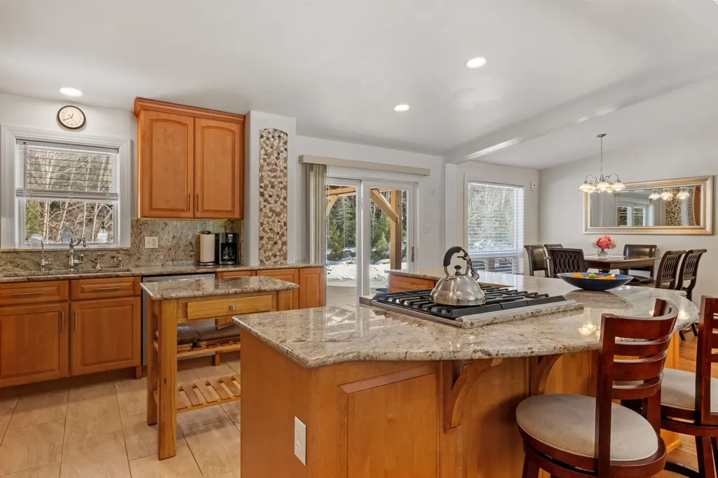 113 Glen Road Gorham NH 03581