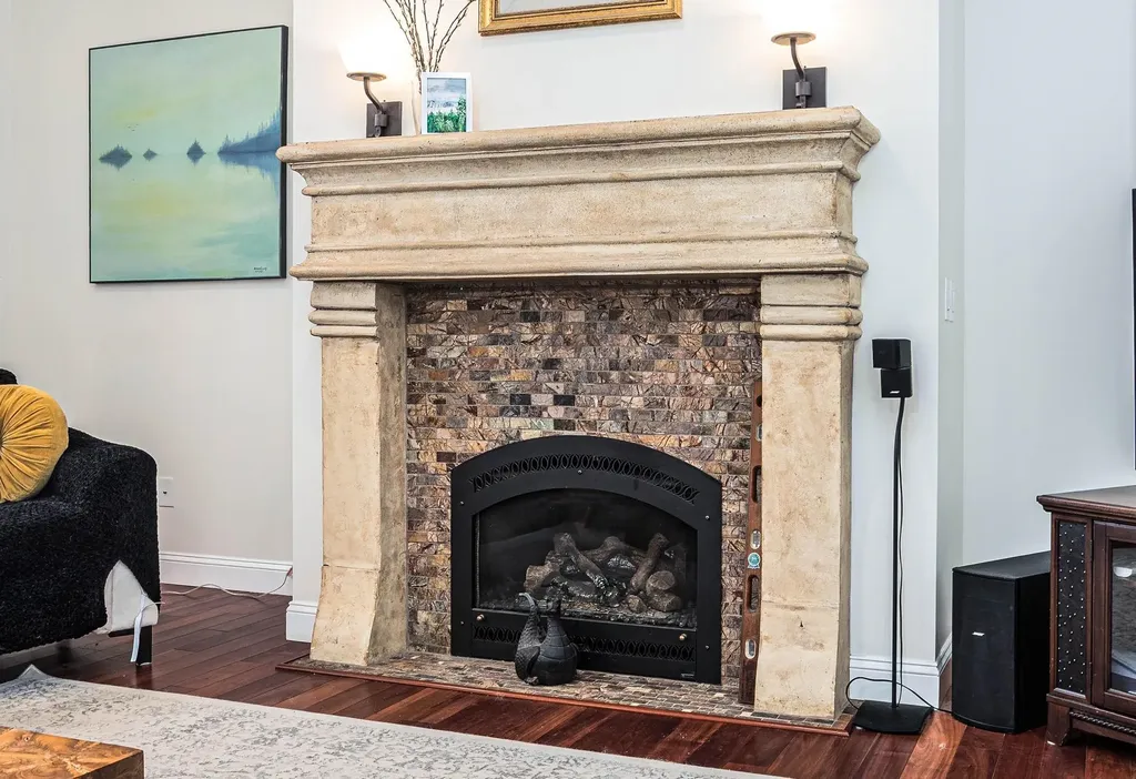 4 Nordic Wood Lane Newton NH 03858