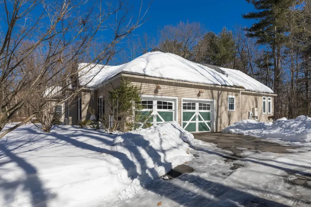 4 Nordic Wood Lane Newton NH 03858