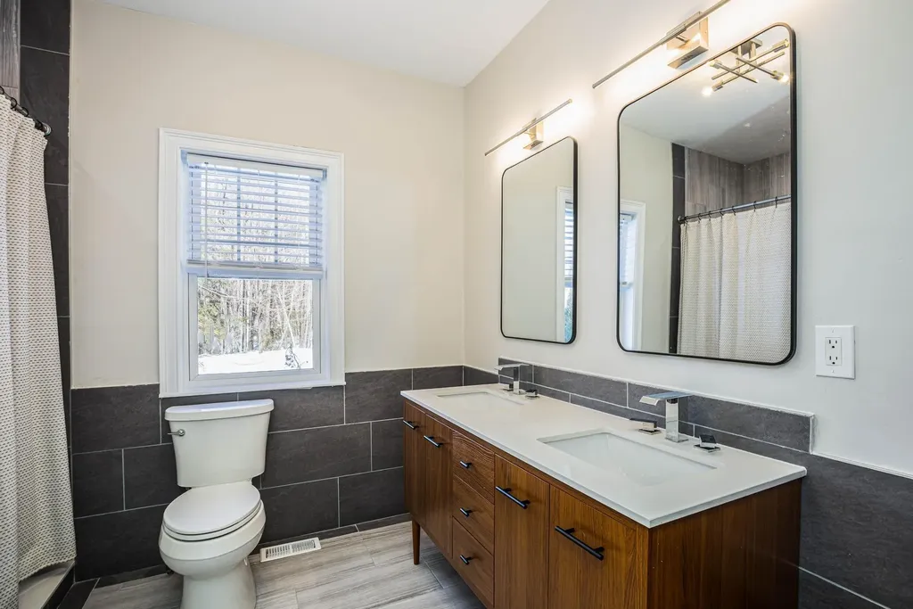 4 Nordic Wood Lane Newton NH 03858