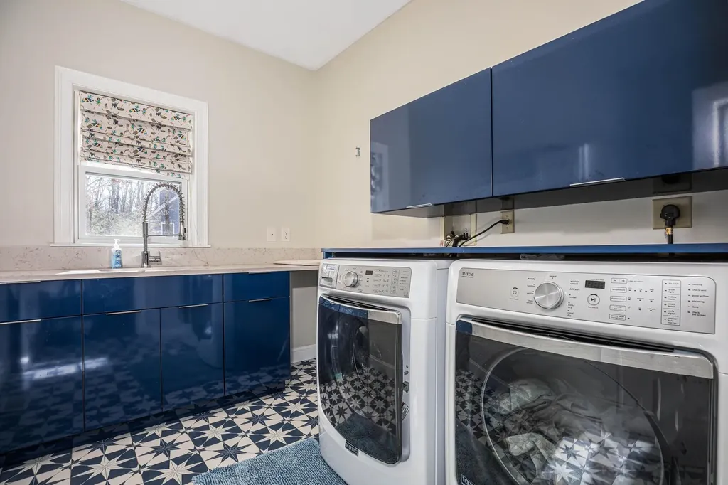 4 Nordic Wood Lane Newton NH 03858