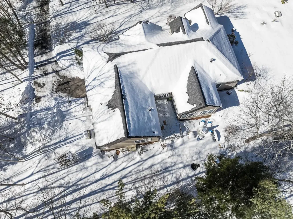 4 Nordic Wood Lane Newton NH 03858