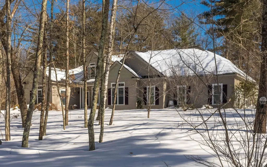 4 Nordic Wood Lane Newton NH 03858