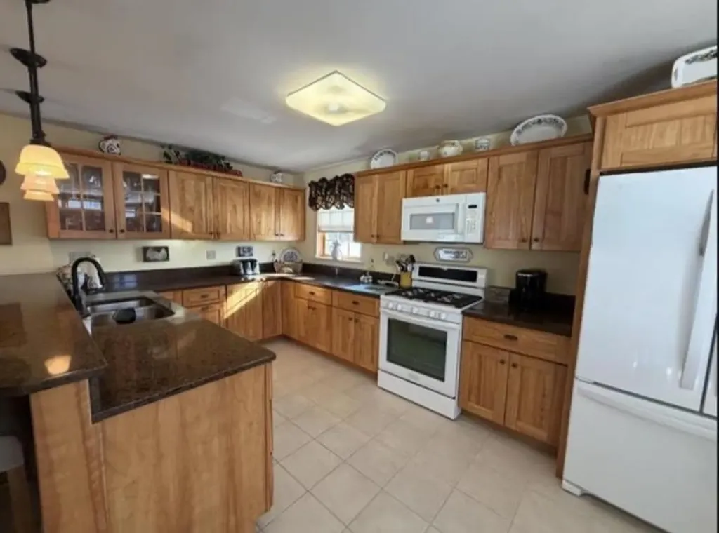 85 Elm Hill Drive Clarendon VT 05759