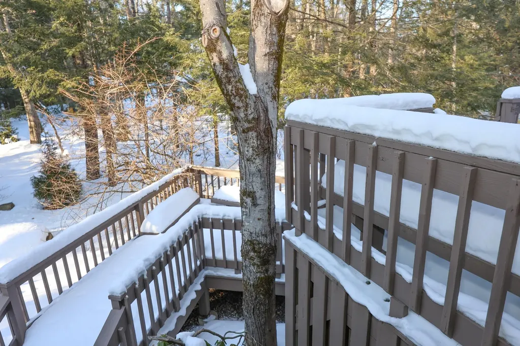 4 Windsor Boulevard Londonderry NH 03053