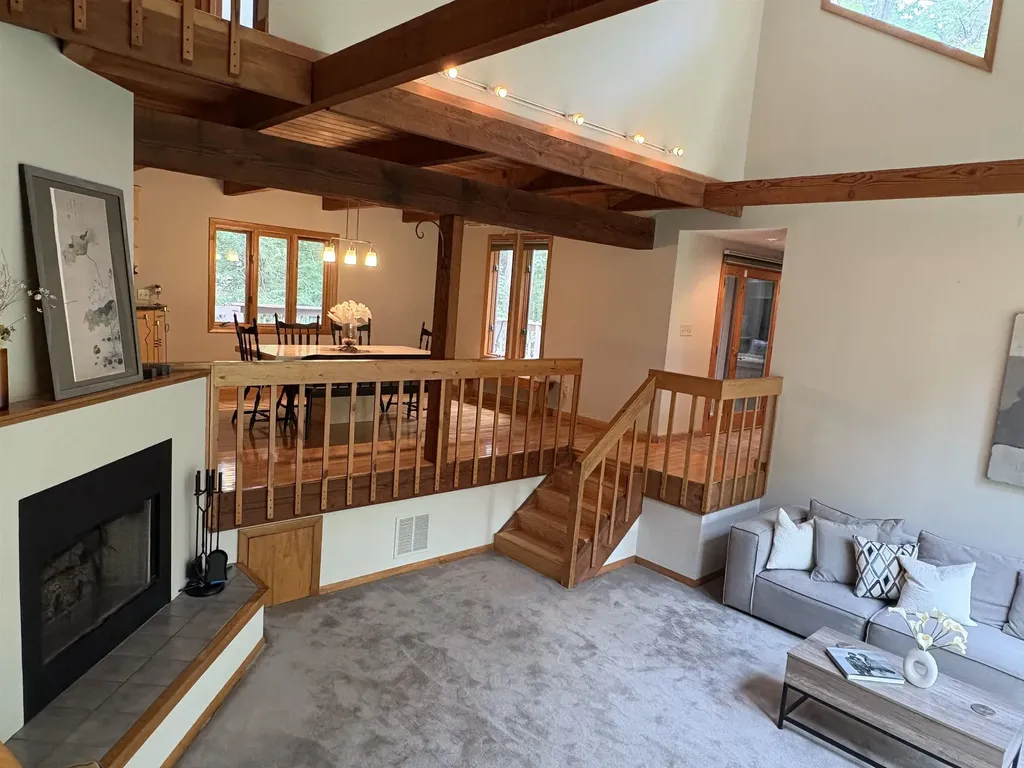 4 Windsor Boulevard Londonderry NH 03053