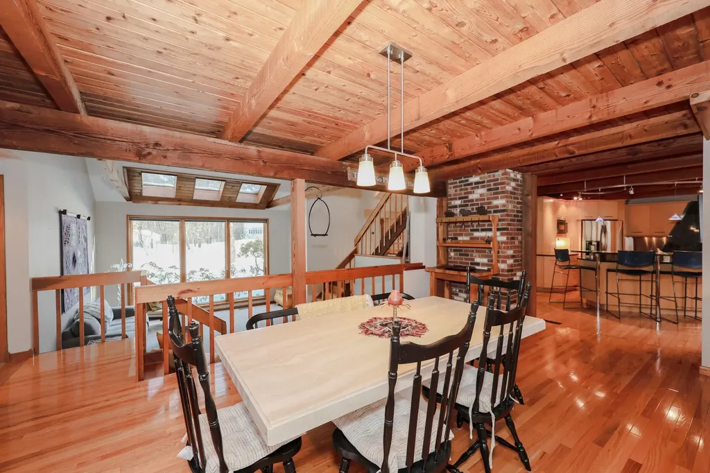 4 Windsor Boulevard Londonderry NH 03053