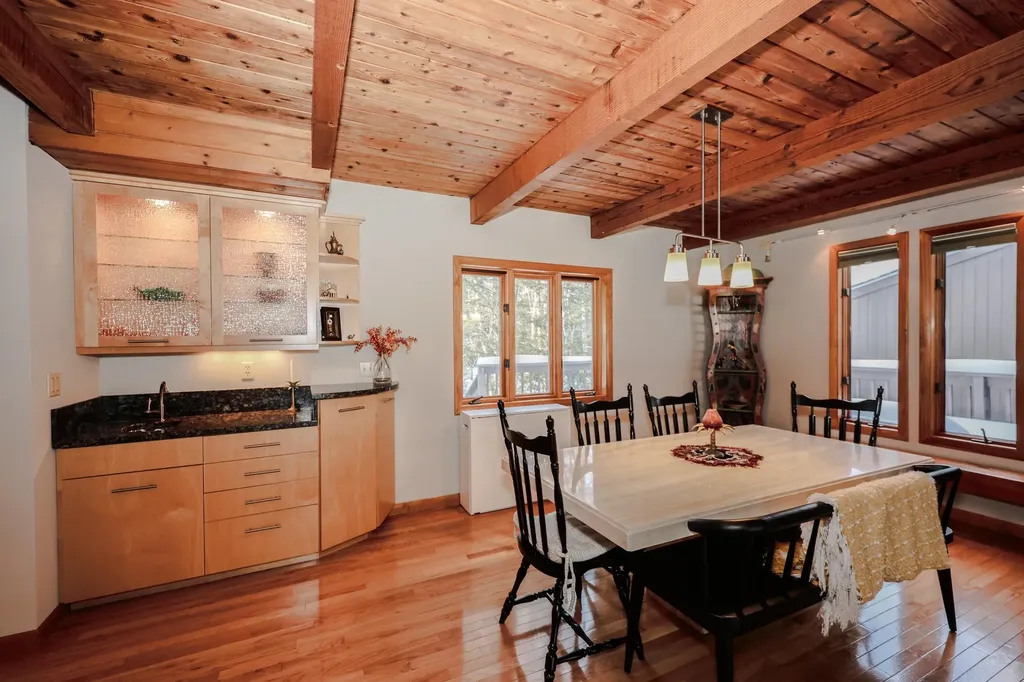 4 Windsor Boulevard Londonderry NH 03053