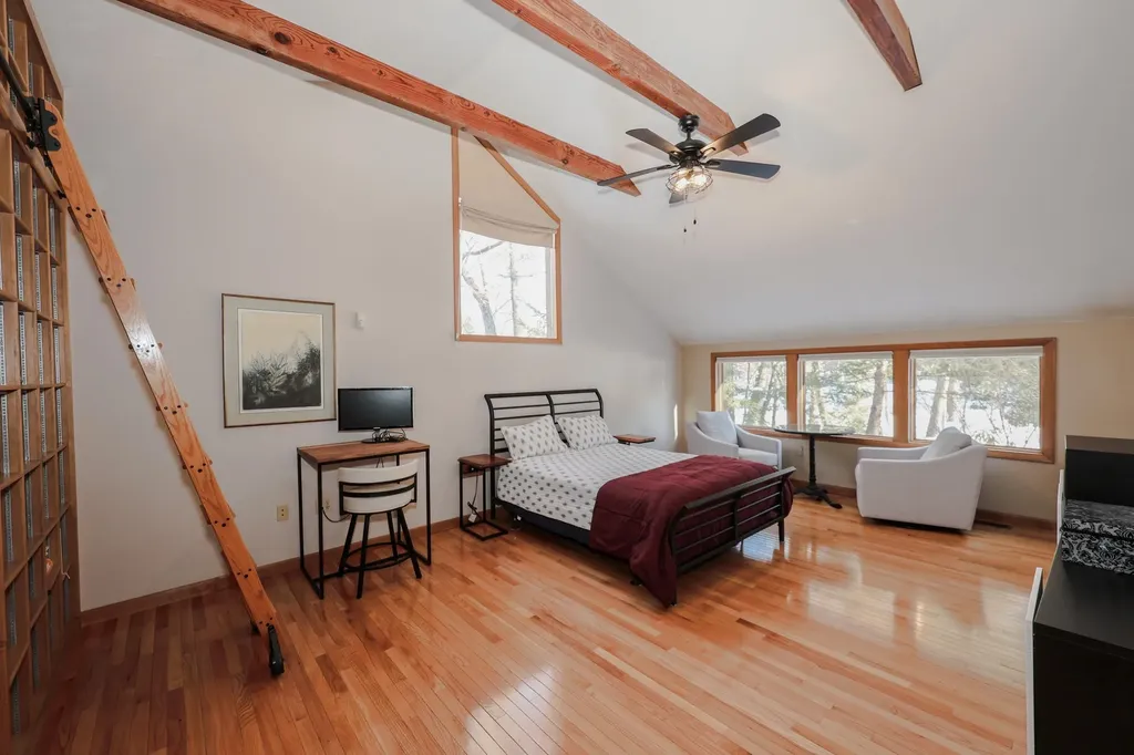 4 Windsor Boulevard Londonderry NH 03053