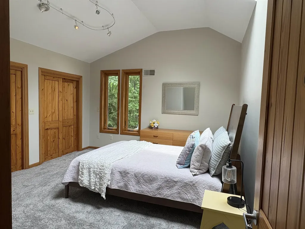 4 Windsor Boulevard Londonderry NH 03053
